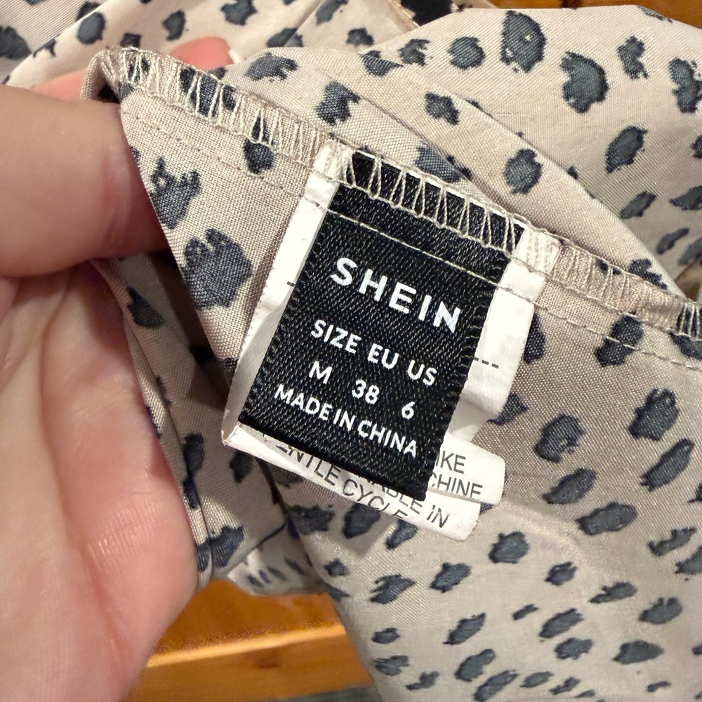 SHEIN cream and black color block dress - Picture 3 of 3